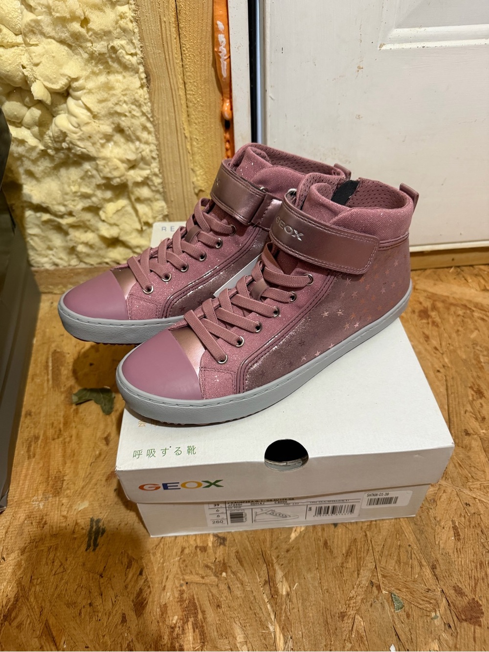 Geox Girls' Mauve Pink High-Top Sneakers with Star Detail
